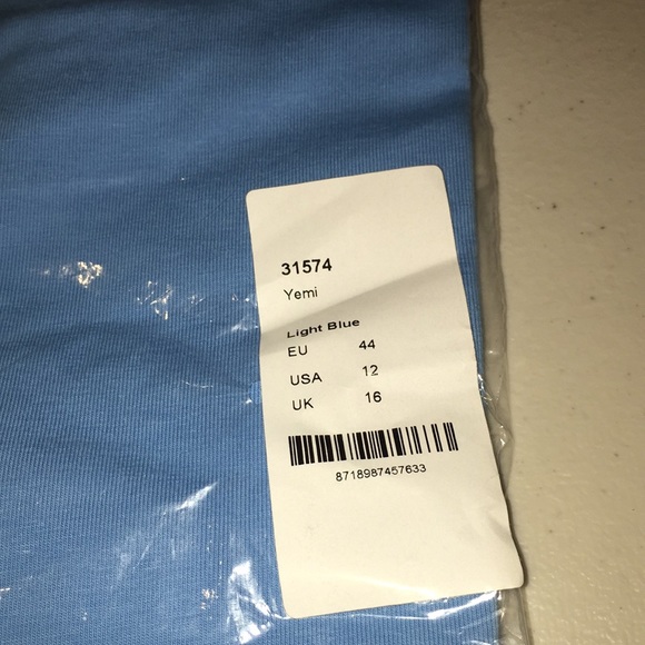 Basic By Yest Yemi Light Blue V-Neck T-Shirt Size 12 New with Tags - Picture 8 of 13